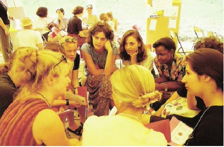 Grupo de trabajo en el Foro de las ONGs en la IV Conferencia