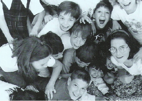 En el aula, la escucha y el interés por la singularidad de cada niño y cada niña son en sí mismos una fuente de aprendizaje.