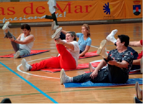Para las personas mayores, la gimnasia de mantenimiento es una forma de mejorar su forma física, sus relaciones, la recreación activa y el desarrollo cognitivo