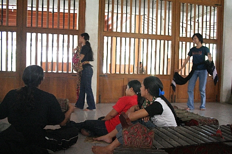 La actividad física debe estar presente en todas las materias