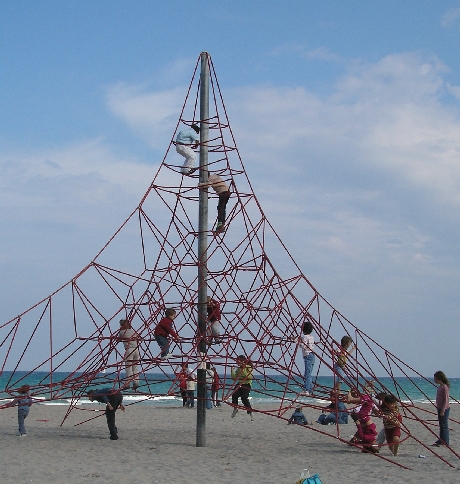 Es importante ofrecer la posibilidad a niños y niñas de aprender a mover su cuerpo con libertad