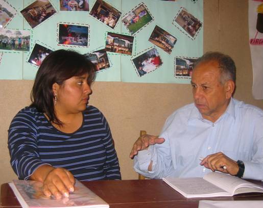 Si ambas partes, familias y docentes, se escuchan y se respetan los beneficios para toda la comunidad educativas pueden ser enormes. Fuente: PAEBA – Perú.