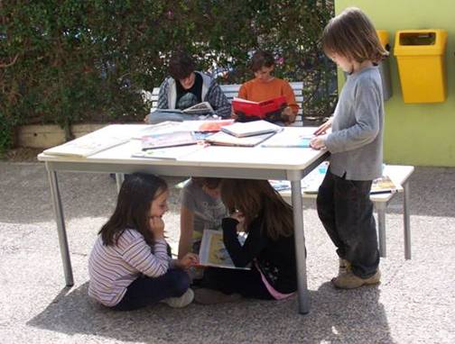 Una escuela eficaz otorga una especial importancia al cuidado del ambiente emocional y físico del centro. Fuente: Escuela 2 (Valencia).